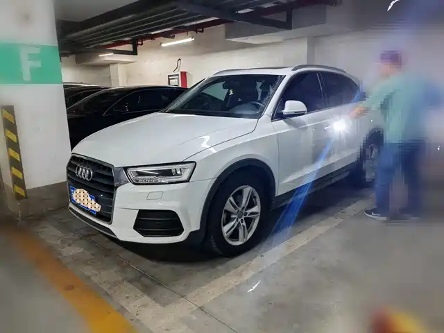 AUDI  Q3 2018