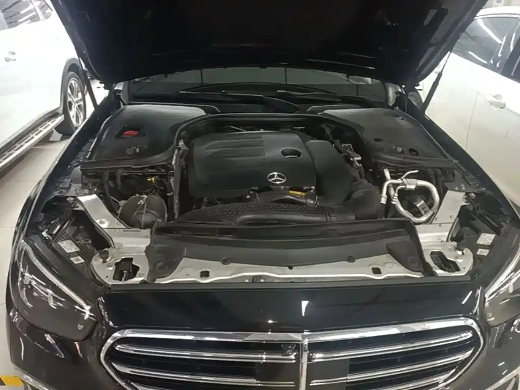 Mercedes-Benz E-Class — миниатюра 20