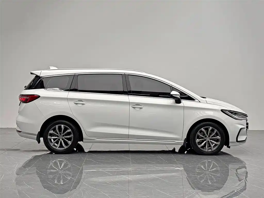 BYD SONG MAX