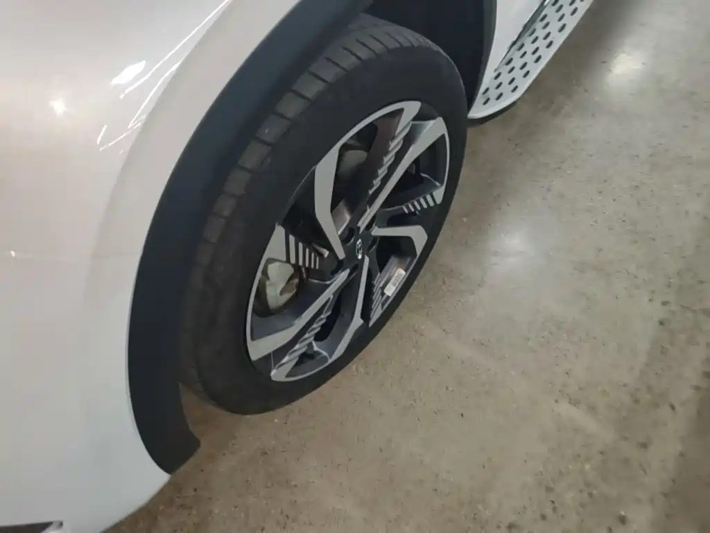 Geely Xingyue L — миниатюра 23