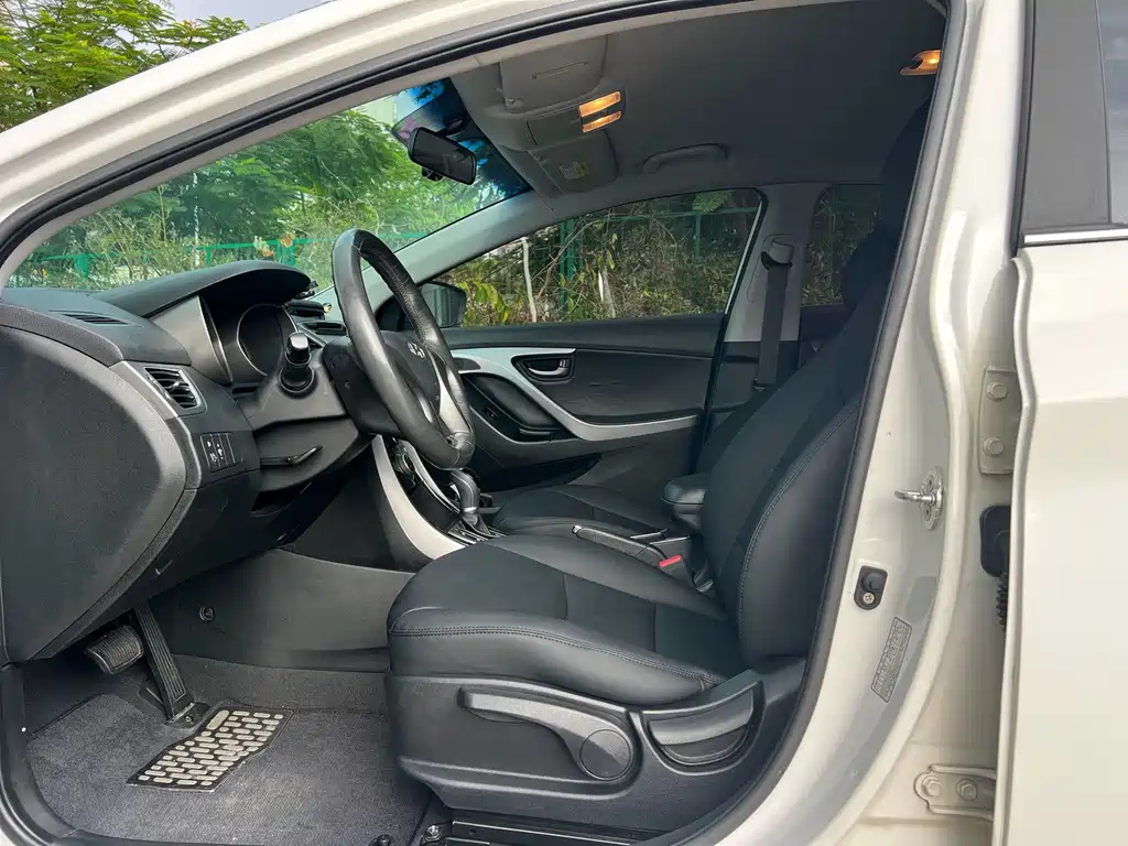Hyundai Elantra Langdong — миниатюра 5