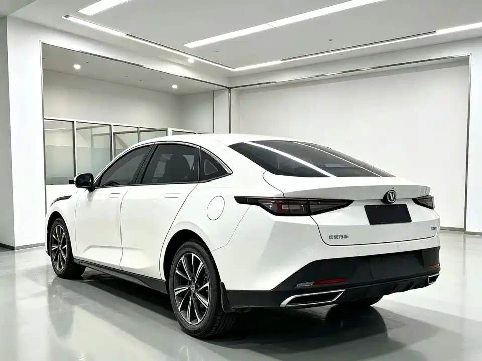 Changan Eado — миниатюра 6