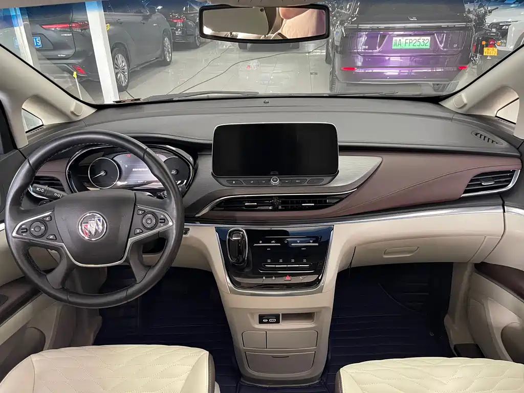 Buick GL8 — миниатюра 10
