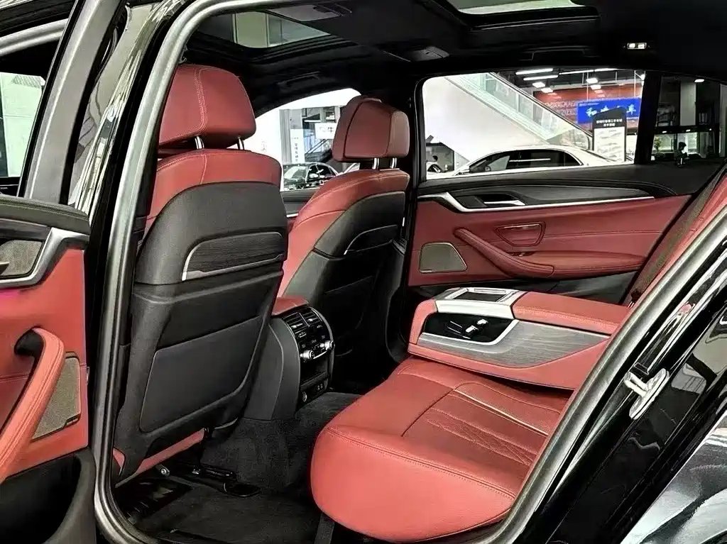 BMW 5 Series — миниатюра 6