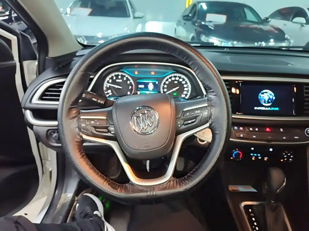 Buick Excelle — миниатюра 11