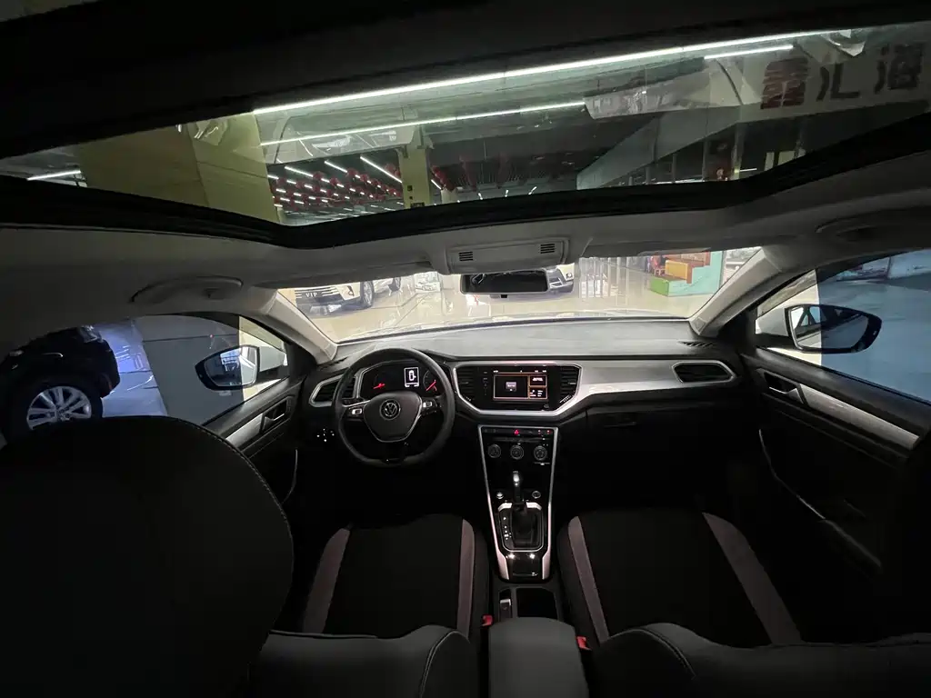 VOLKSWAGEN T ROC EXPLORING SONGS