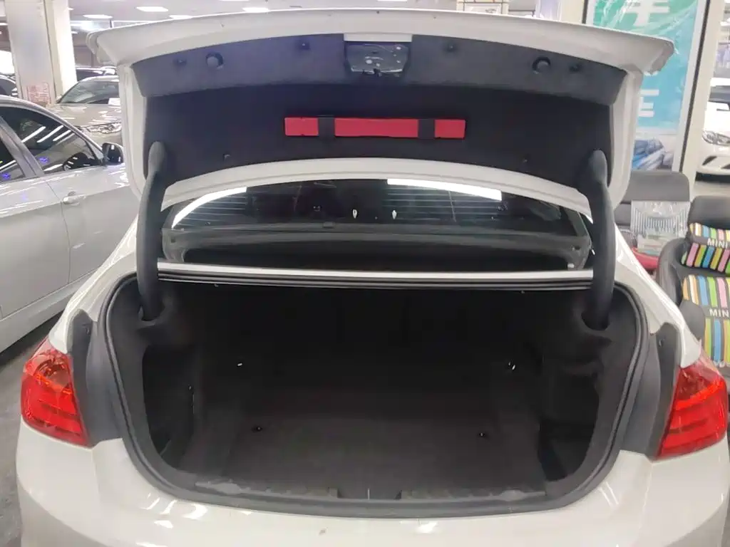 BMW 3 Series — миниатюра 19