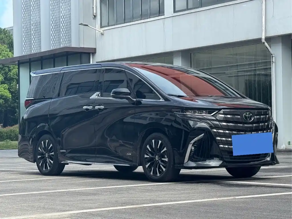 Toyota Alphard — миниатюра 3