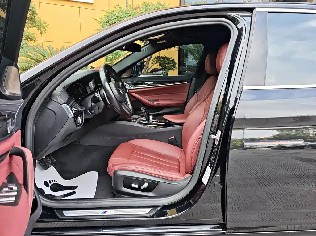 BMW 5 Series — миниатюра 7