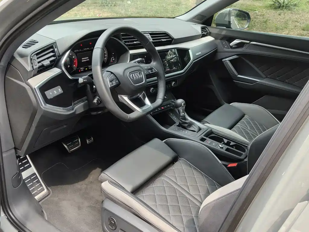 Audi Q3 2025 quattro 45 35TFSI Fashion