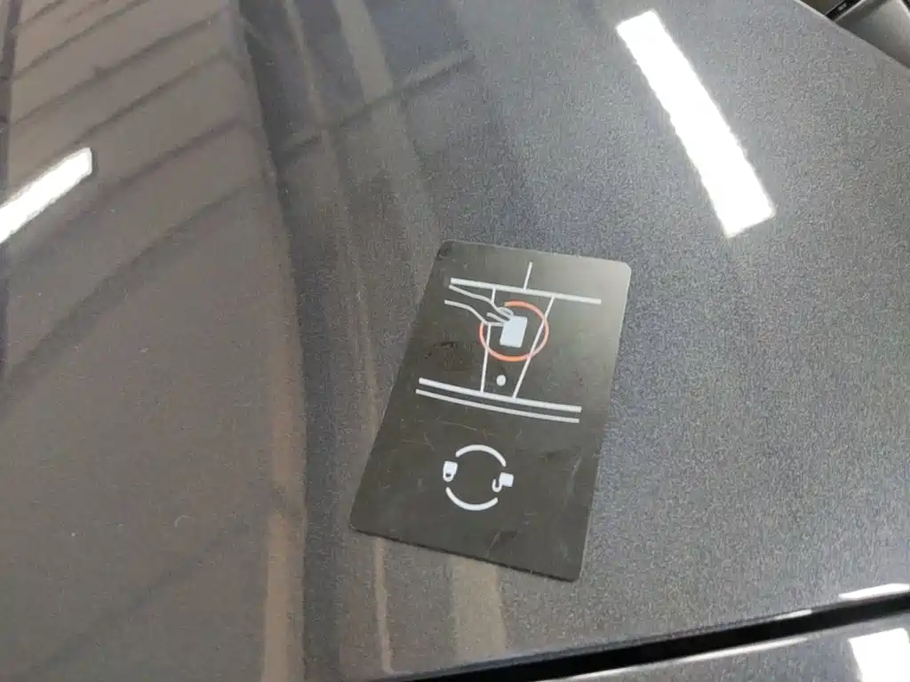 Tesla Model Y — миниатюра 9