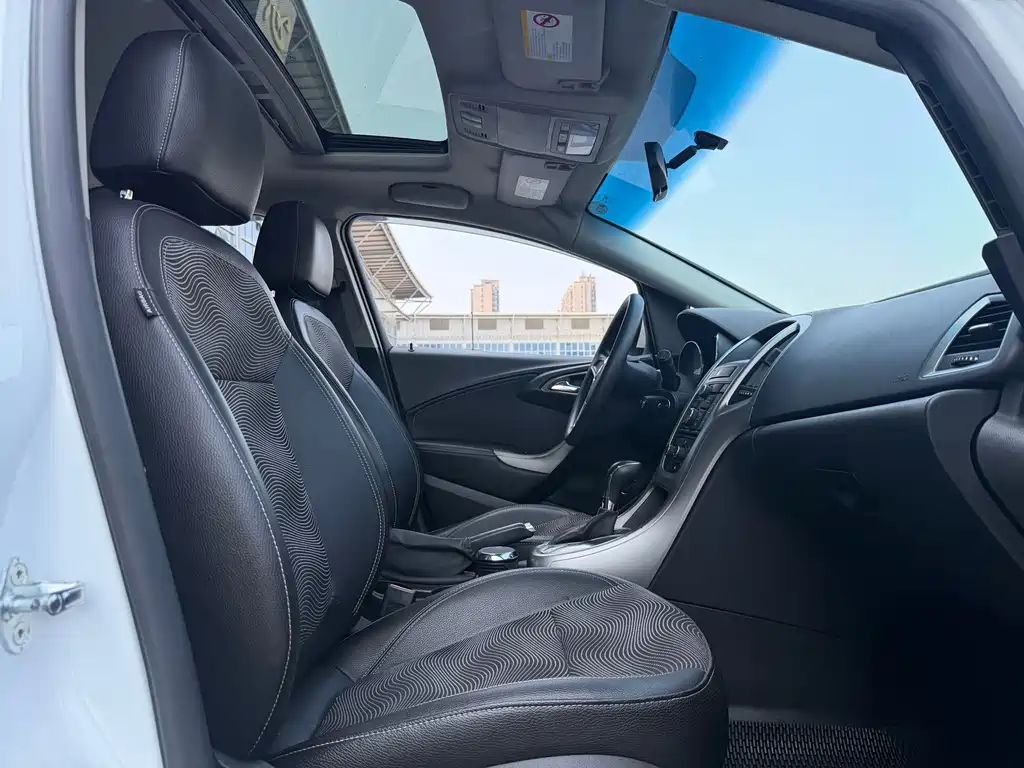 Buick Excelle — миниатюра 9