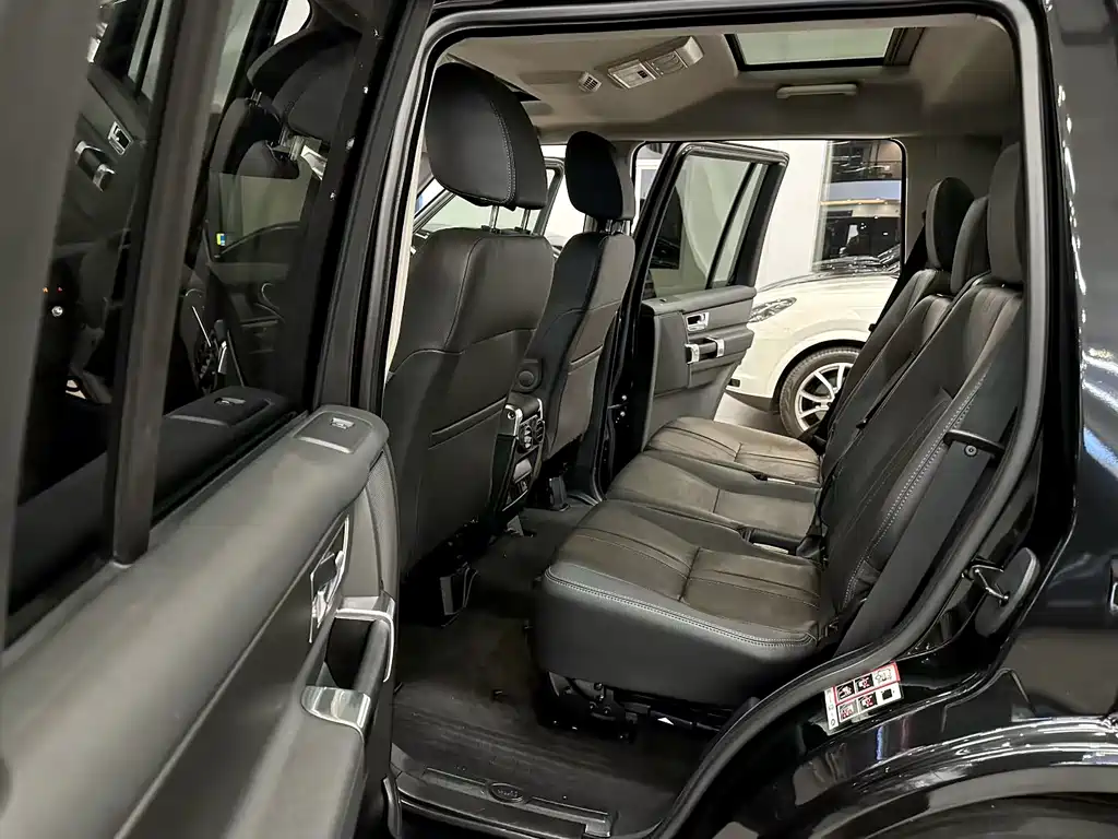 Land Rover Discovery — миниатюра 9