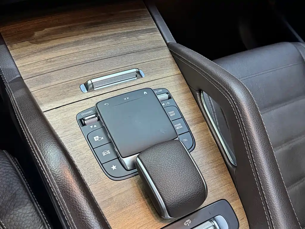 Mercedes-Benz GLS — миниатюра 10