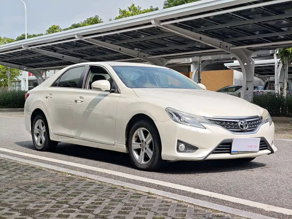 Toyota Reiz — миниатюра 3