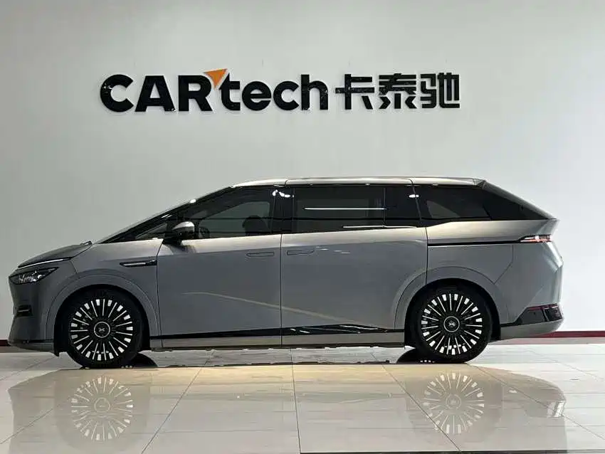 XPeng X9 — миниатюра 20