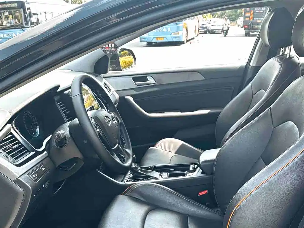 Hyundai Sonata — миниатюра 8