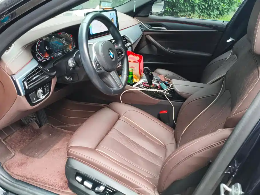 BMW 5 Series — миниатюра 9