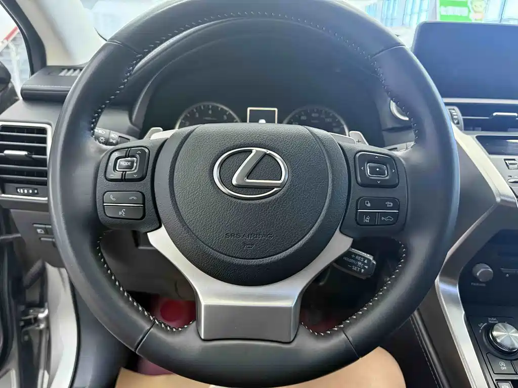 Lexus NX — миниатюра 9