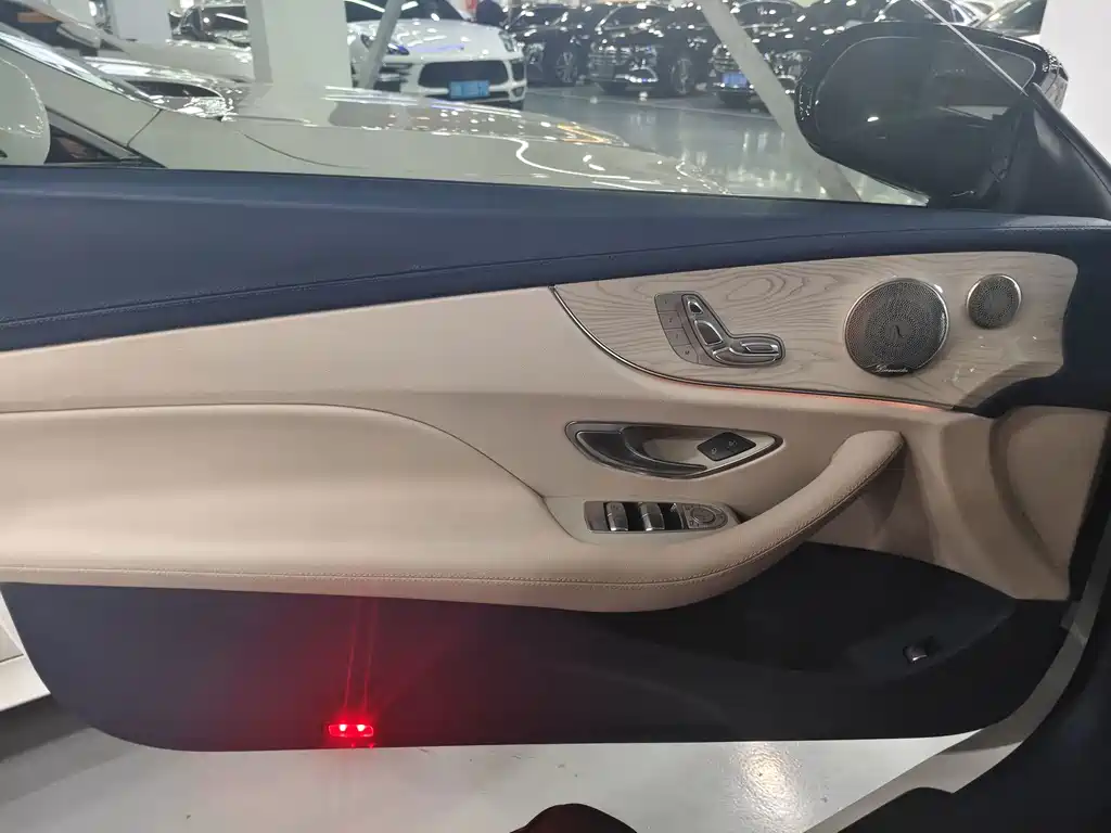 Mercedes-Benz E-Class (Import) — миниатюра 9