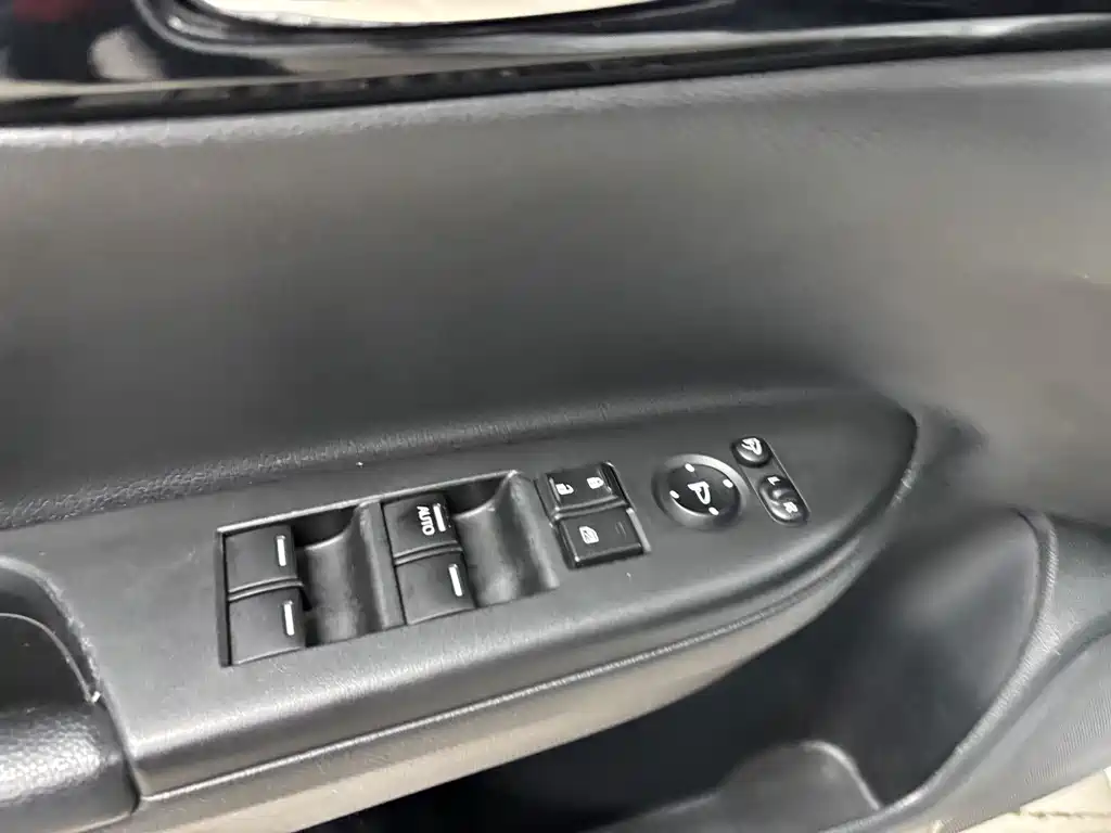 Honda Accord — миниатюра 11
