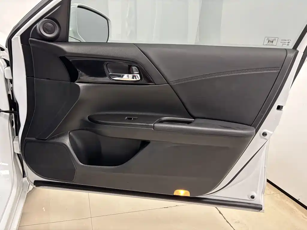 Honda Accord — миниатюра 26
