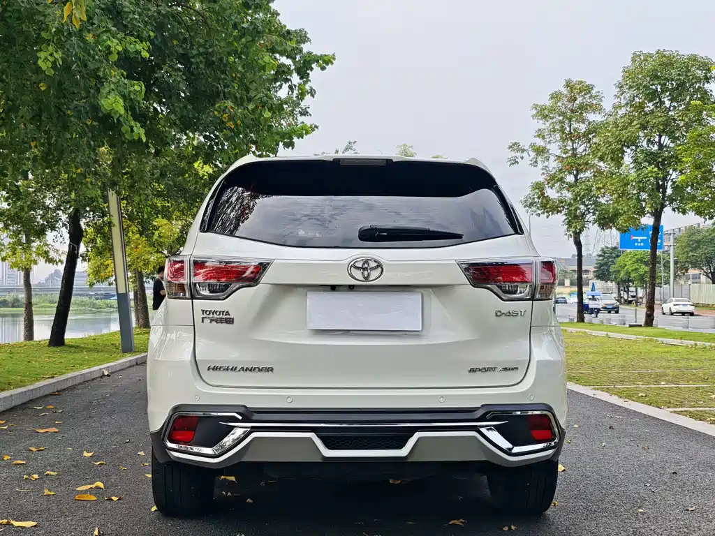 Toyota Highlander — миниатюра 7