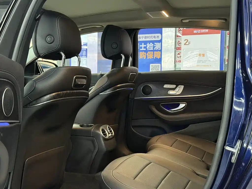 Mercedes-Benz E-Class — миниатюра 7