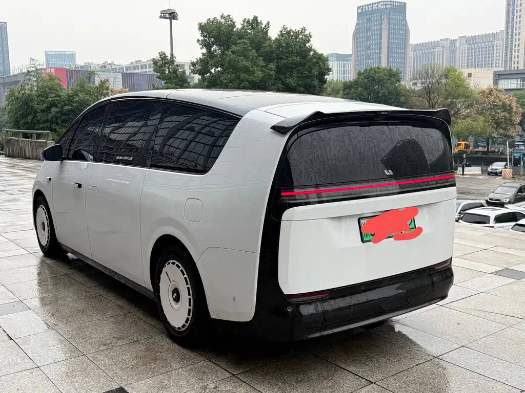 Li Auto Li MEGA — миниатюра 2