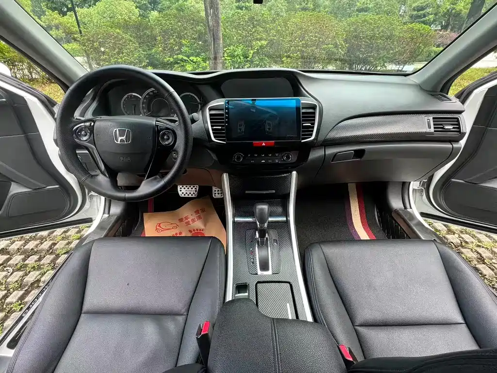 Honda Accord — миниатюра 9