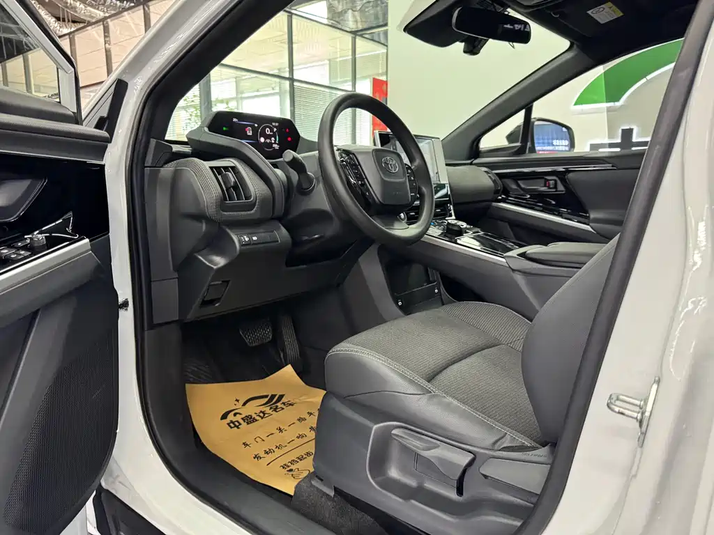 Toyota bZ4X — миниатюра 7