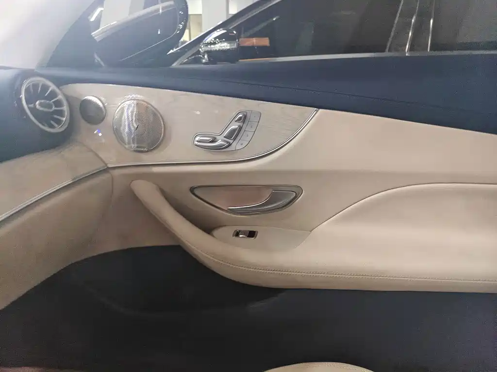 Mercedes-Benz E-Class (Import) — миниатюра 8