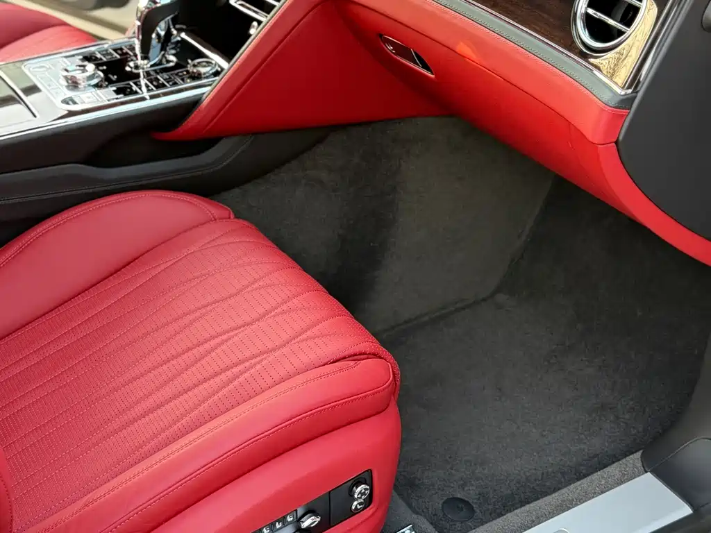 Bentley Flying Spur PHEV — миниатюра 15