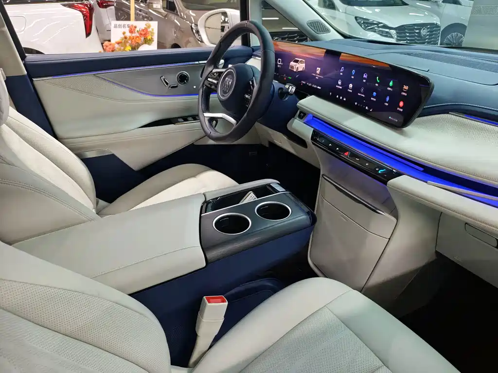 Buick GL8 Hybrid — миниатюра 10