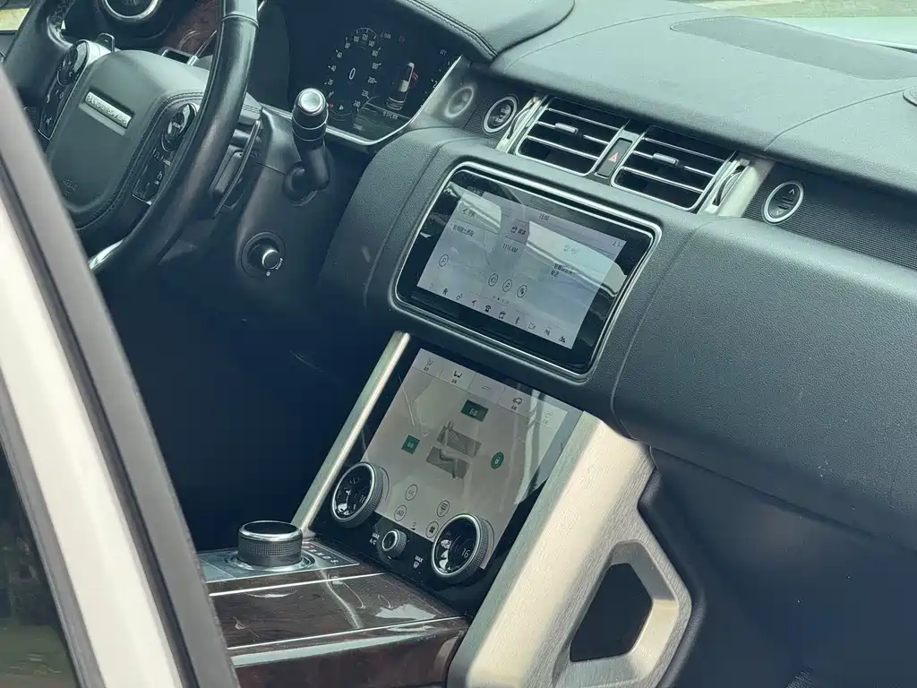 Land Rover Range Rover — миниатюра 19