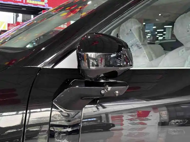 Lynk & Co 900 — миниатюра 5