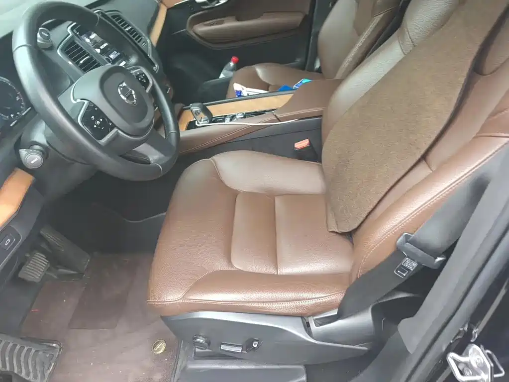 Volvo XC90 2022 B5 Luxury 7 мест