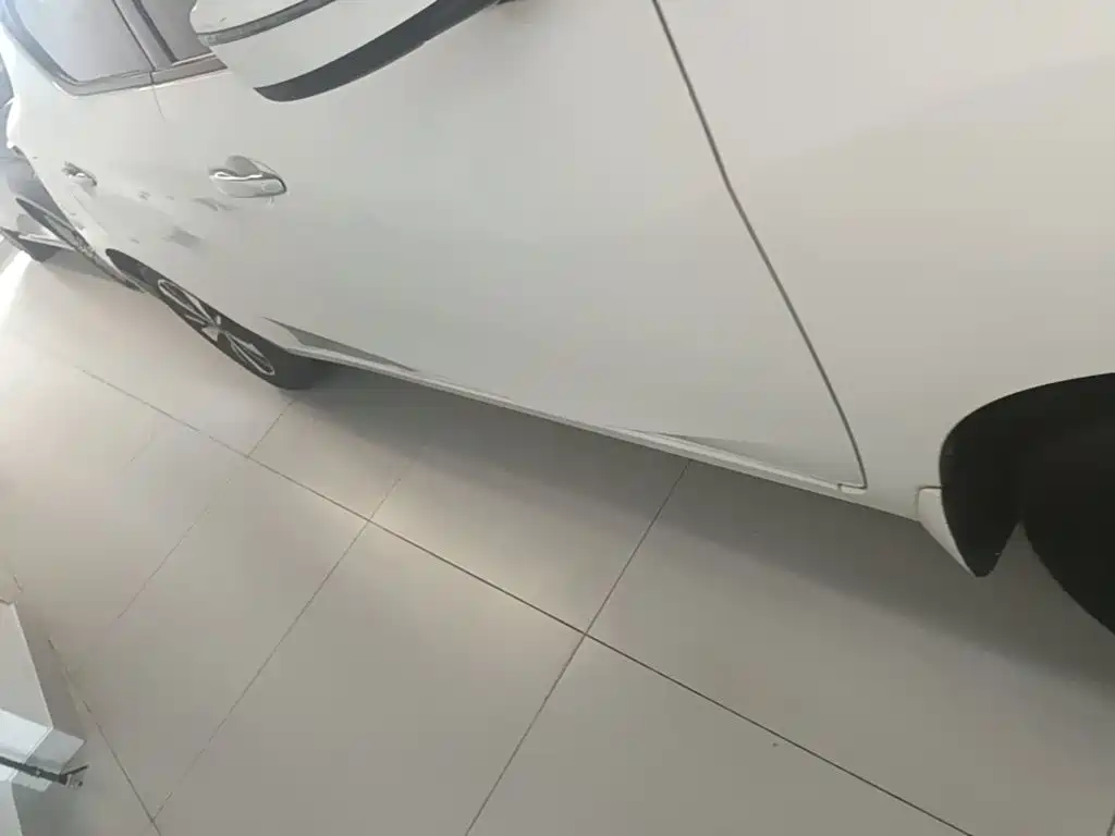 Nissan Bluebird — миниатюра 21