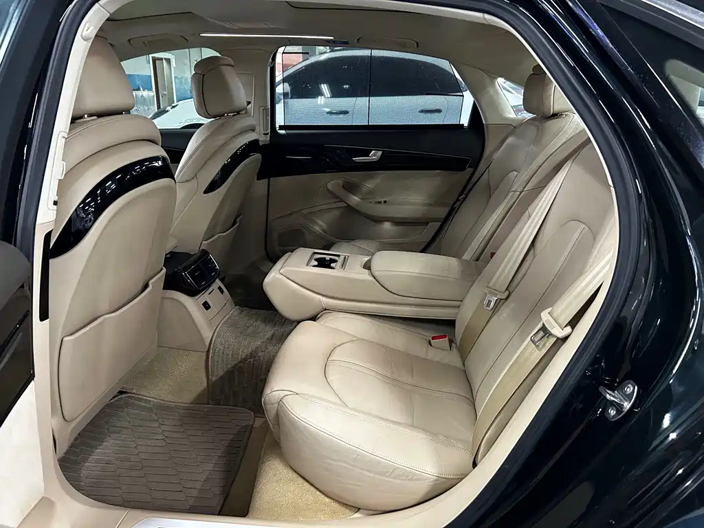 Audi A8 — миниатюра 5