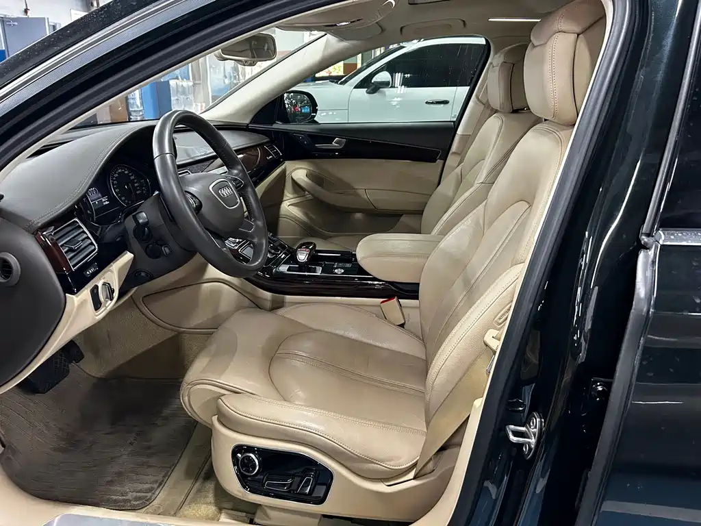 Audi A8 — миниатюра 4
