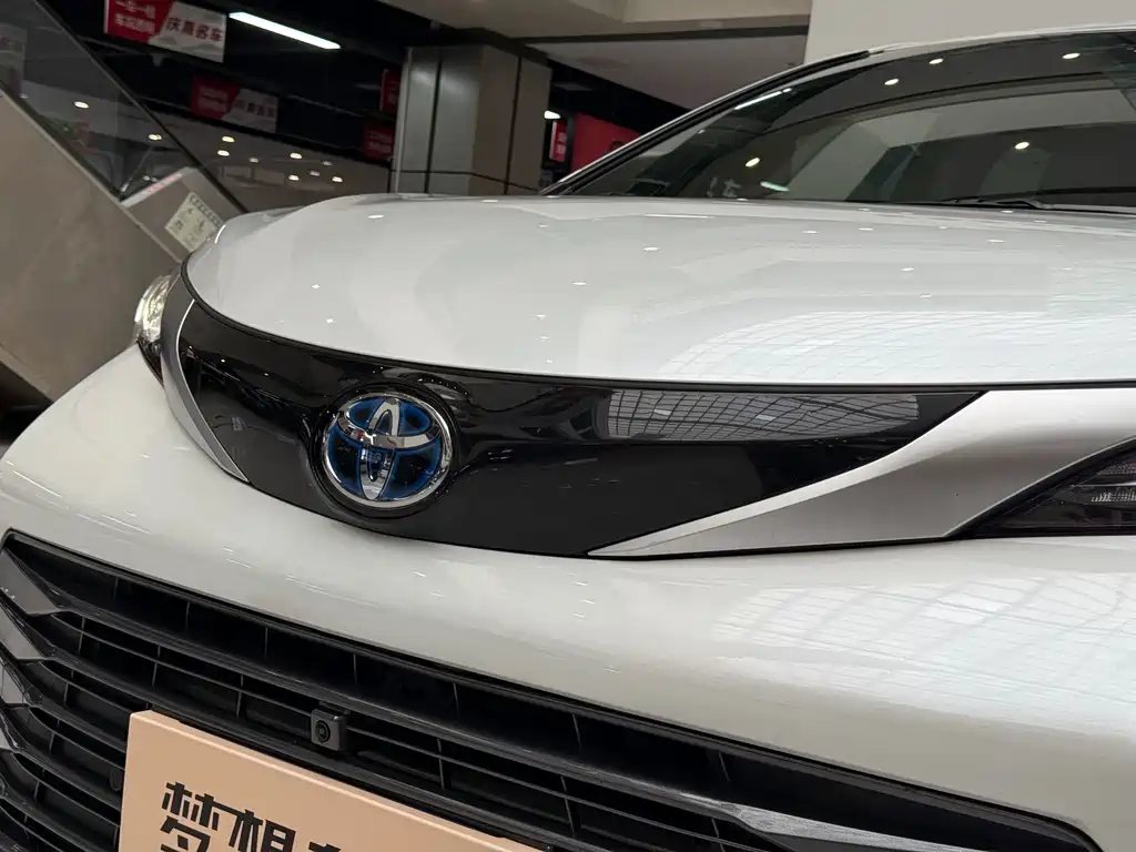 Toyota Sienna — миниатюра 9