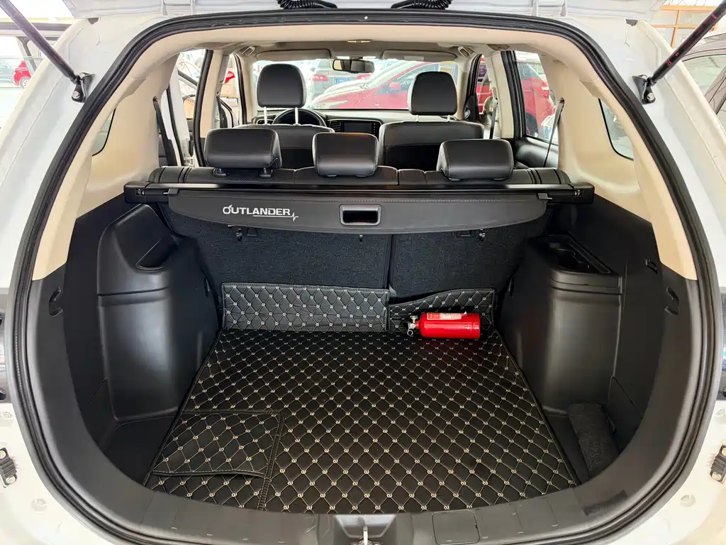 Mitsubishi Outlander — миниатюра 23