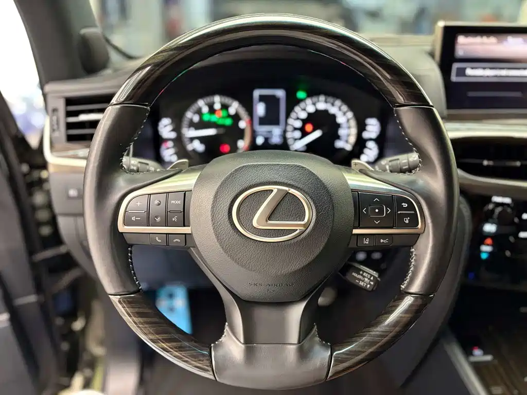 Lexus LX — миниатюра 15
