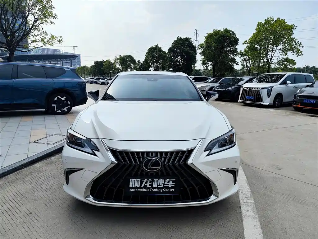 Lexus ES — миниатюра 2