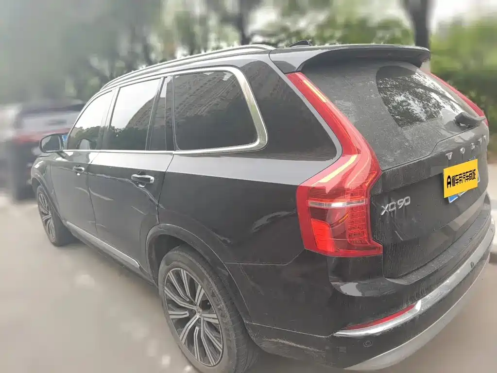 Volvo XC90 2022 B5 Luxury 7 мест