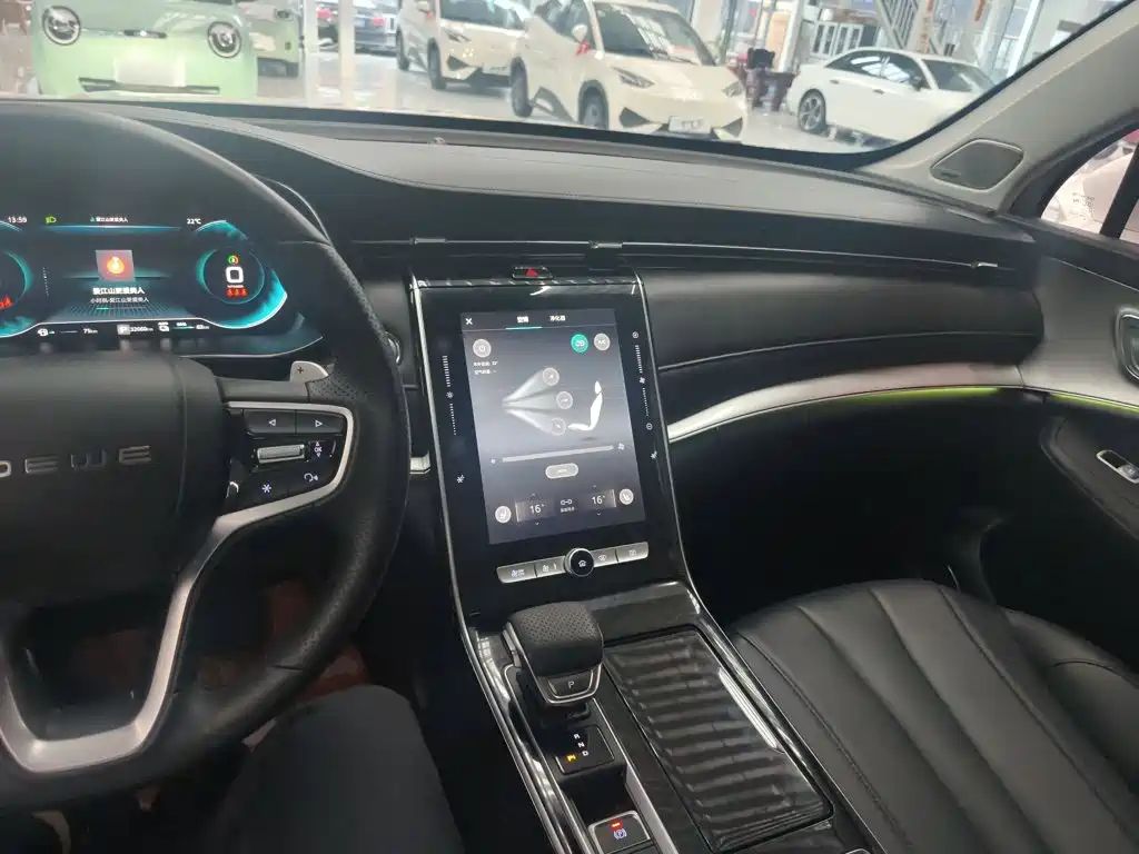 Roewe RX5 eMAX — миниатюра 13