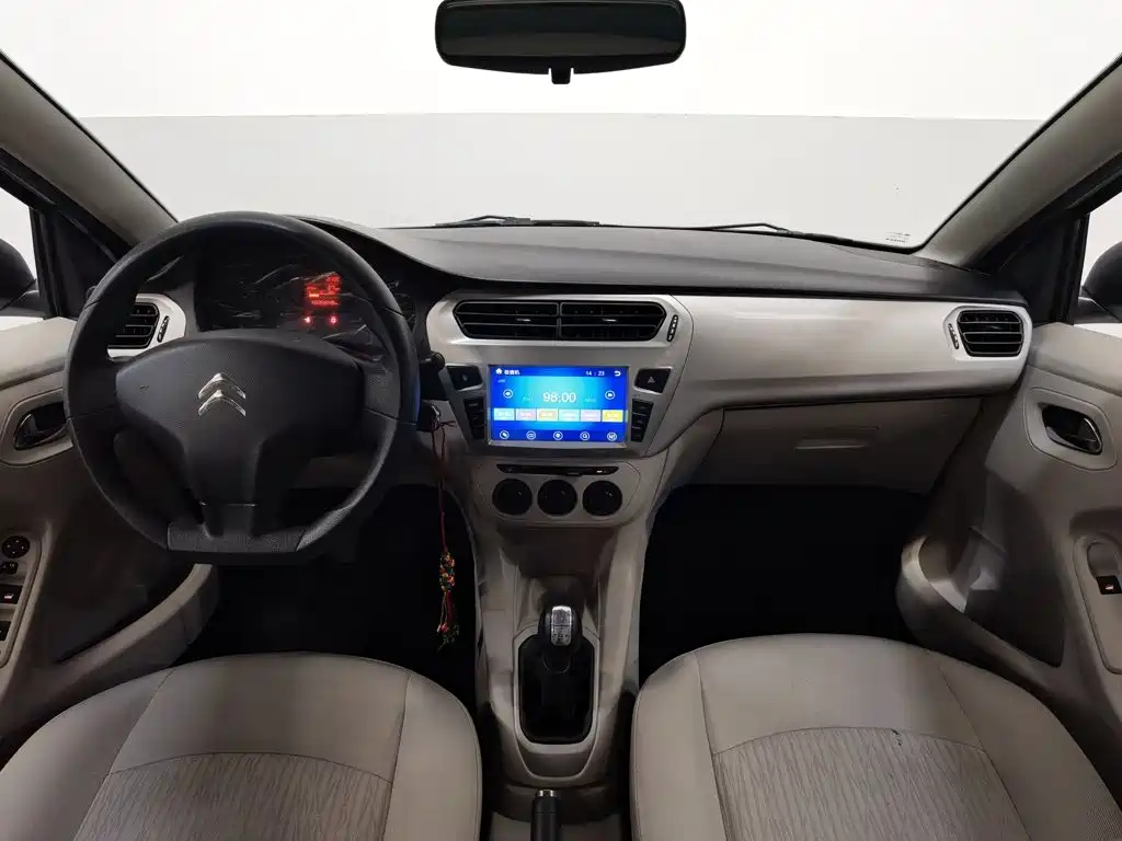 Citroen Elysee — миниатюра 5