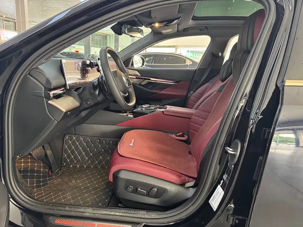 BMW 5 Series — миниатюра 5