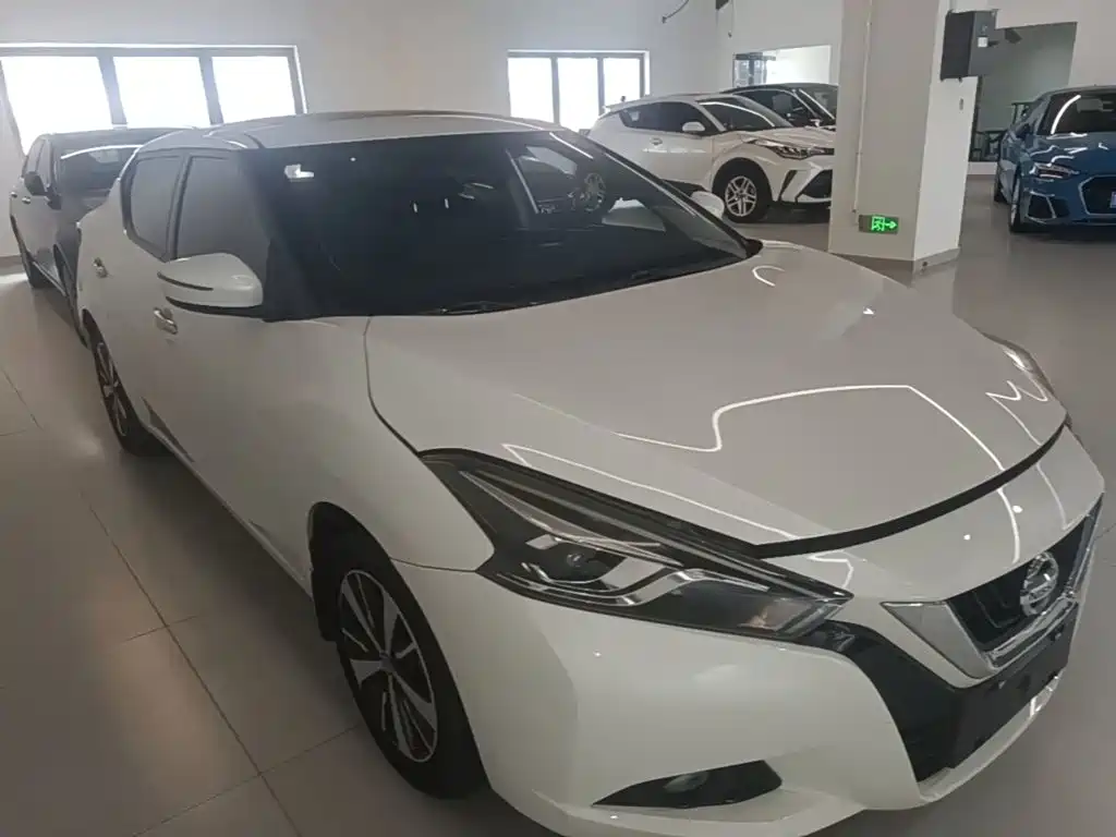Nissan Bluebird — миниатюра 4
