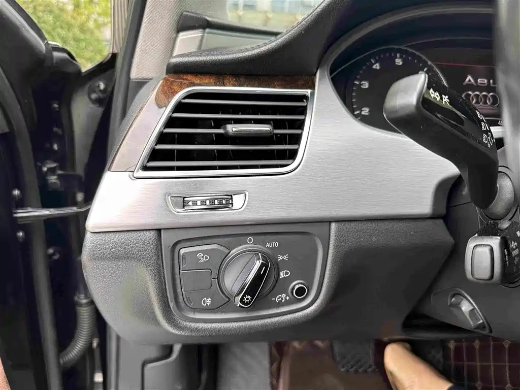 Audi A8 — миниатюра 9